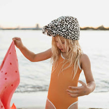 Laden Sie das Bild in den Galerie-Viewer, Musselin Swaddle Tuch Bianca 110x110cm I Graou Greige