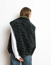 Laden Sie das Bild in den Galerie-Viewer, Bomber Wendeweste I Olive/Leo Navy-Olive