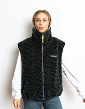 Laden Sie das Bild in den Galerie-Viewer, Bomber Wendeweste I Navy/Leo Navy-Olive