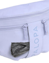 Laden Sie das Bild in den Galerie-Viewer, PALOPA Leckerlitasche Emma in Purple – funktionale Gassitasche mit abwaschbarem Leckerlifach, Reißverschlussfach & Kotbeutelspender. Tragbar als Crossbody oder Bauchtasche. Für Erwachsene.