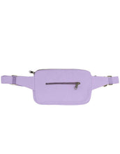 Laden Sie das Bild in den Galerie-Viewer, Hindbag Fanny Pack Harry in Flieder mit rechteckiger Form und zwei Reißverschlusstaschen.