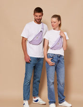 Laden Sie das Bild in den Galerie-Viewer, Hindbag Fanny Pack Olivia in Lila aus Bio-Baumwolle mit verstellbarem Gurt.