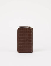 Laden Sie das Bild in den Galerie-Viewer, O MY BAG Jett Wallet Croco Chocolate – kompaktes Portemonnaie mit Croco-Prägung, Münzfach und Kartenfächern.