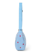 Laden Sie das Bild in den Galerie-Viewer, Studio Noos Fanny Pack Puffy Light Blue Hearts in Hellblau mit Herzmuster.