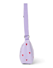 Laden Sie das Bild in den Galerie-Viewer, Studio Noos Fanny Pack Puffy Purple Hearts mit Herzmuster in Lila.