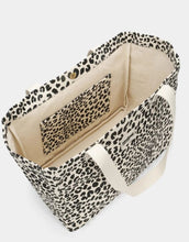 Laden Sie das Bild in den Galerie-Viewer, Tasche Claude I Leopard Ecru
