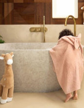 Laden Sie das Bild in den Galerie-Viewer, Kapuzenhandtuch Frottee I Wild Rose