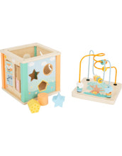 Laden Sie das Bild in den Galerie-Viewer, Motorikwürfel aus Holz in sanften Pastellfarben mit Tiermotiven, Motorikschleife und Spielstationen, ca. 20 x 20 x 40 cm, Small Foot