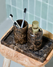 Laden Sie das Bild in den Galerie-Viewer, House Doctor Seifenspender Able aus braunem Marmor mit Messingpumpe
