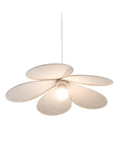 Laden Sie das Bild in den Galerie-Viewer, Strömshaga Deckenlampe Daisy in Beige mit floraler Form aus Baumwolle und Eisen, Durchmesser 53 cm.