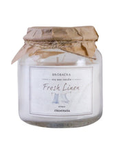 Laden Sie das Bild in den Galerie-Viewer, Strömshaga Duftkerze Brobacka Large Fresh Linen aus weißem Sojawachs, Ø 10 cm, Höhe 10 cm.