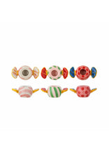 Laden Sie das Bild in den Galerie-Viewer, Handbemalter Kerzenhalter Caramella von Bloomingville in Rosé aus Steinzeug – einzigartiges Wohnaccessoire für eine warme und farbenfrohe Atmosphäre