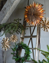 Laden Sie das Bild in den Galerie-Viewer, Elijas Stern ø50cm I Braun