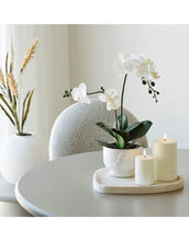 Laden Sie das Bild in den Galerie-Viewer, House Nordic Tablett aus Zement in Beige, organische Form, 35 x 30 x 2,5 cm.