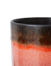 Laden Sie das Bild in den Galerie-Viewer, Mehrfarbiger Übertopf Retro Fig von HKliving aus handglasiertem Steinzeug mit glänzender, reaktiver Glasur, 13×13×19,5 cm – auffällig und einzigartig.