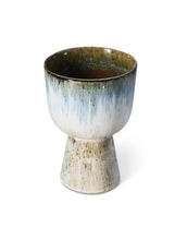 Laden Sie das Bild in den Galerie-Viewer, Mehrfarbiger Übertopf Retro Glacier von HKliving mit zarten Blautönen und reaktiver Glasur aus Steinzeug, 16,5×16,5×24 cm – einzigartiges Design für den Innenbereich.