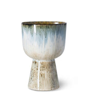 Laden Sie das Bild in den Galerie-Viewer, Mehrfarbiger Übertopf Retro Glacier von HKliving mit zarten Blautönen und reaktiver Glasur aus Steinzeug, 16,5×16,5×24 cm – einzigartiges Design für den Innenbereich.