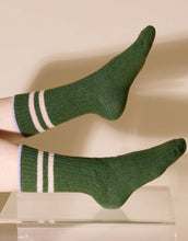 Laden Sie das Bild in den Galerie-Viewer, Popeia Stricksocken Wolle I Grün