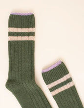 Laden Sie das Bild in den Galerie-Viewer, Popeia Stricksocken Wolle I Grün
