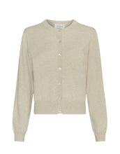 Laden Sie das Bild in den Galerie-Viewer, MSCH Copenhagen Cardigan Sefika Rachelle Oatmeal Melange mit Rundhalsausschnitt und Knopfleiste.