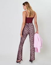 Laden Sie das Bild in den Galerie-Viewer, Leggings Bootcut Tia I Leo Cherrywood