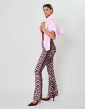 Laden Sie das Bild in den Galerie-Viewer, Leggings Bootcut Tia I Leo Cherrywood