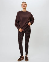 Laden Sie das Bild in den Galerie-Viewer, Leggings Rita I Leo Truffle