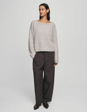 Laden Sie das Bild in den Galerie-Viewer, Pullover Kelsey Alegria I Warm Lightgrey Melange