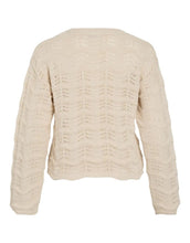 Laden Sie das Bild in den Galerie-Viewer, VILA Pullover Viwave Birch mit Pointelle-Strick und Rundhalsausschnitt.