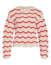 Laden Sie das Bild in den Galerie-Viewer, Vila Pointelle Strickshirt Birch Hibiscus mit Rundhalsausschnitt und Lochmuster.