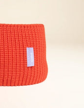 Laden Sie das Bild in den Galerie-Viewer, Popeia Stirnband Rot aus 100 % Merinowolle, Made in Germany.