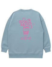 Laden Sie das Bild in den Galerie-Viewer, Liliput Sweatshirt Hellblau – Rückseite mit blühender Coffee Cup und Schriftzug