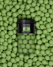 Laden Sie das Bild in den Galerie-Viewer, Lakritzpralinen C Sour Strawberry von Lakrids by Bülow – süß-saure Lakritz-Kugeln mit Erdbeergeschmack, umhüllt von Schokolade