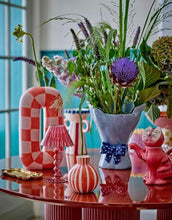 Laden Sie das Bild in den Galerie-Viewer, Bloomingville Mae Vase in Orange aus Dolomit-Keramik mit glänzender handbemalter Oberfläche und geschwungener O-Form