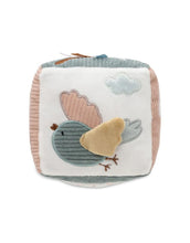 Laden Sie das Bild in den Galerie-Viewer, Jollein Aktivitäten-Würfel „Lovely Birds“ – weicher Baby-Spielwürfel mit Vögeln, Wolken, Blumen, Sternen und Fee Amy, mit Stickereien und Labels, 10x10x10 cm, handwaschbar.