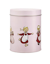 Laden Sie das Bild in den Galerie-Viewer, Metalldose Ida von Muurla, Ida aus Lönneberga, rosa Aufbewahrungsdose, 9 × 14 cm, Illustration von Björn Berg