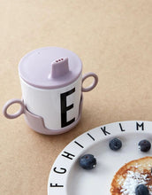 Laden Sie das Bild in den Galerie-Viewer, Design Letters Henkel Ash Rose für Ecozen Trinklernbecher, BPA- und BPS-frei, ergonomischer Kindergriff.