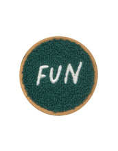 Laden Sie das Bild in den Galerie-Viewer, LÄSSIG Patches Set Little Gang Smile Fun mit Smiley- und FUN-Motiv aus 100 % Polyester, zum individuellen Gestalten von Taschen und Rucksäcken.