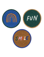Laden Sie das Bild in den Galerie-Viewer, LÄSSIG Patches Set Little Gang Smile Fun mit Smiley- und FUN-Motiv aus 100 % Polyester, zum individuellen Gestalten von Taschen und Rucksäcken.