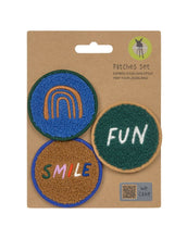 Laden Sie das Bild in den Galerie-Viewer, LÄSSIG Patches Set Little Gang Smile Fun mit Smiley- und FUN-Motiv aus 100 % Polyester, zum individuellen Gestalten von Taschen und Rucksäcken.