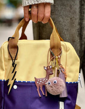 Laden Sie das Bild in den Galerie-Viewer, Runder Reflektor-Anhänger Bambi von Firefly Reflectors aus weichem, reflektierendem Material mit Lederband, ca. 8 cm – dekorativ und funktional.