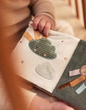 Laden Sie das Bild in den Galerie-Viewer, Jollein Activity Stoffbuch „Lovely Birds“ – farbenfrohes Stoffbuch mit Fee Amy, Blumen, Vogelhaus, Tulpe, Vogel und sternförmigem Spiegel, aus Polyester, CE-zertifiziert.