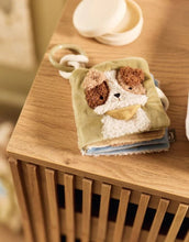 Laden Sie das Bild in den Galerie-Viewer, Jollein Aktivitäts-Stoffbuch „Tiny Park“ – weiches Babybuch mit Tiermotiven, Knisterelementen, Spiegel und Bäumchen, CE-zertifiziert.