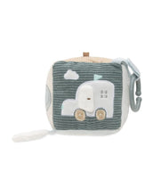 Laden Sie das Bild in den Galerie-Viewer, Jollein Aktivitäten-Würfel „On The Go“ – weicher Baby-Spielwürfel mit Schlüssel, Spiegel, Tankstellenmotiv und Ampel, Sea Green & Biscuit, 10x10x10 cm, handwaschbar.