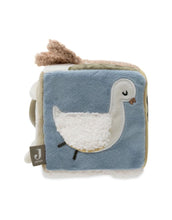 Laden Sie das Bild in den Galerie-Viewer, Jollein Aktivitäten-Würfel „Tiny Park“ – weicher Baby-Spielwürfel mit Tieren (Katze, Hund, Eule), Spiegel und knisternden Elementen, 10x10x10 cm, handwaschbar.