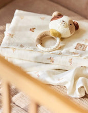 Laden Sie das Bild in den Galerie-Viewer, Jollein Beißring „Hund Mick“ – weicher Silikon-Beißring mit gestricktem Hundekopf, CE-zertifiziert, lindert Zahnungsschmerzen.