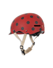 Laden Sie das Bild in den Galerie-Viewer, Konges Sløjd Kinder-Fahrradhelm Ladybug in Rosé mit Marienkäfer-Print, verstellbarem Verschluss, Visier und Belüftungsöffnungen