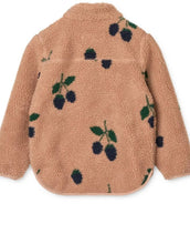 Laden Sie das Bild in den Galerie-Viewer, Nolan Teddyjacke von Liewood in Berry/Pale Tuscany aus kuscheligem Sherpa-Fleece mit Reißverschluss und Daumenloch – warm, weich und nachhaltig für Kinder