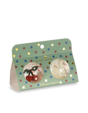 Laden Sie das Bild in den Galerie-Viewer, Zwei transparente Flummi-Bälle von Konges Sløjd mit 3D-Figuren und Glitzer im Inneren.