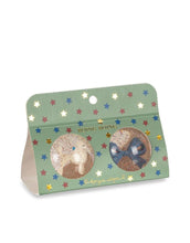 Laden Sie das Bild in den Galerie-Viewer, Zwei transparente Flummi-Bälle von Konges Sløjd mit 3D-Figuren und Glitzer im Inneren.